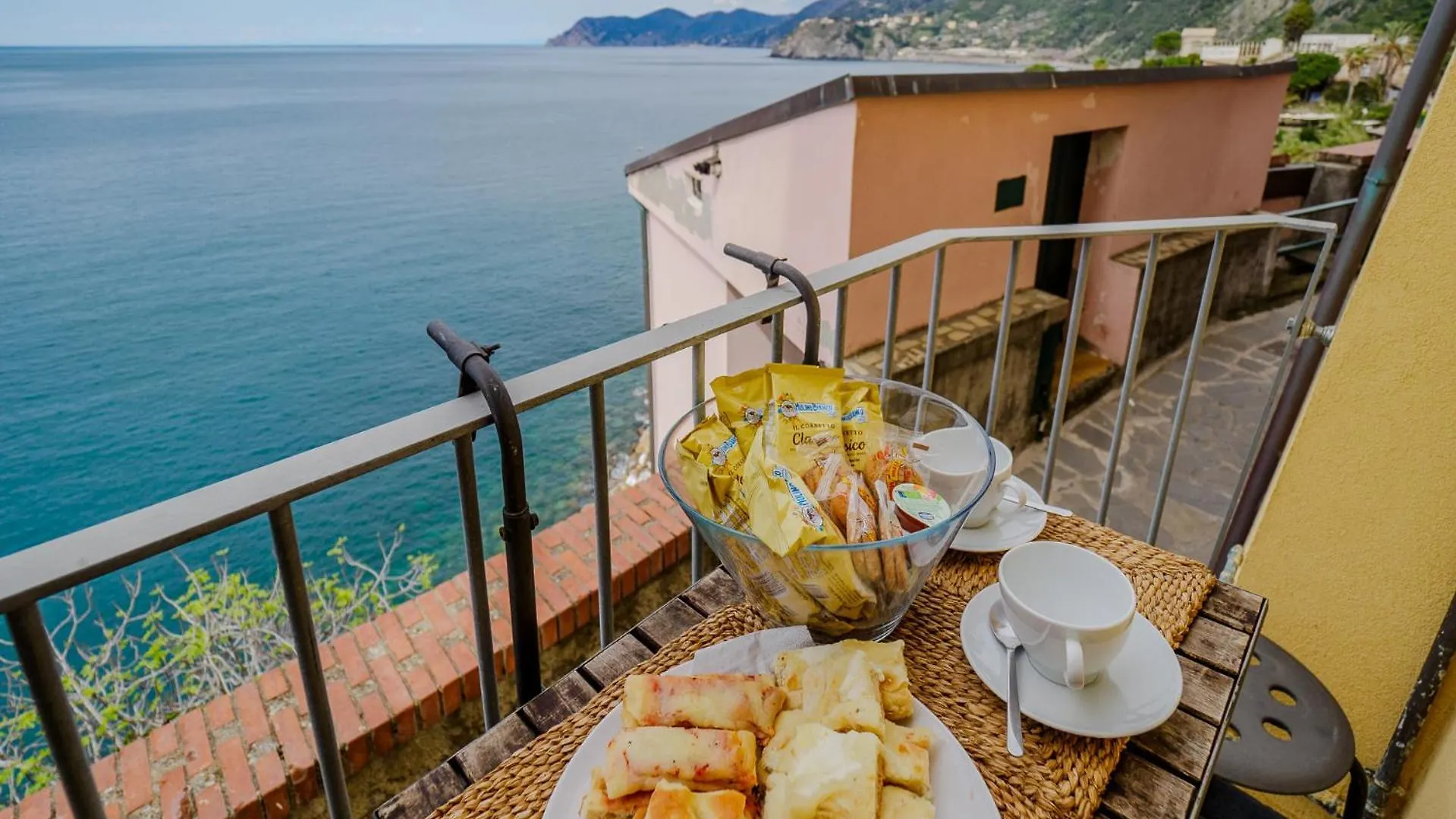 Il Baluardo Sea View Apartment On The Cliff Manarola Italy